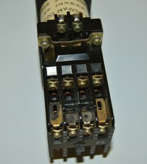 SIEMENS Hilfsschutz 3TA63 07-4BB Industrial Relay Contactor 24V, 6NO + 2NC MAAG