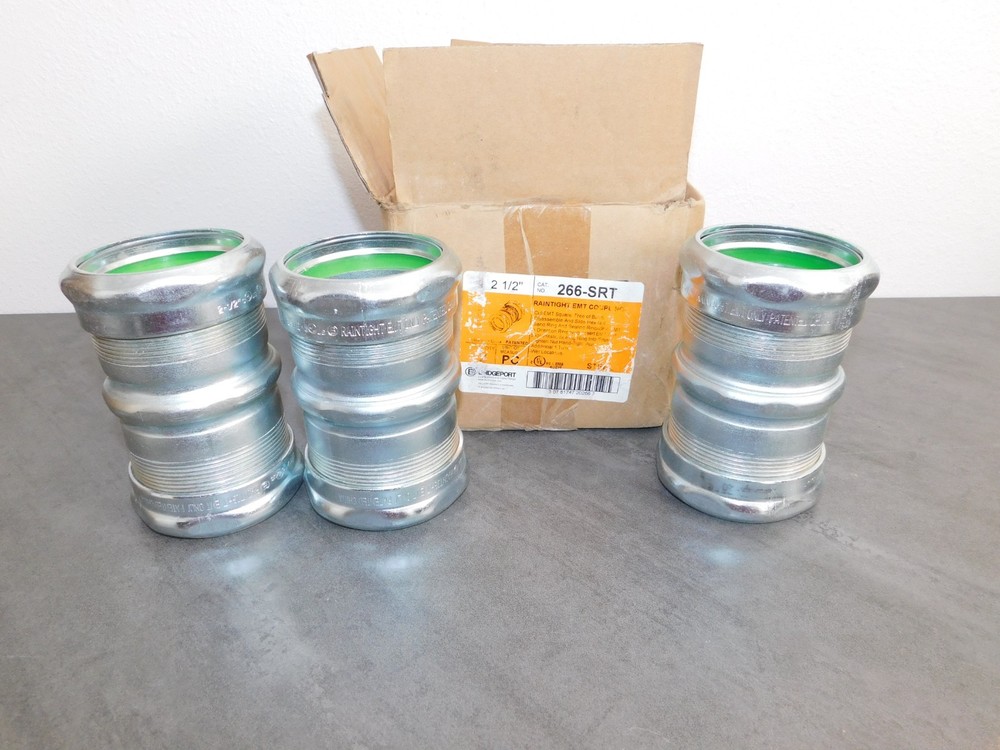 Bridgeport 266-SRT Lot of 3 2 1/2″ Raintight EMT Coupling AK