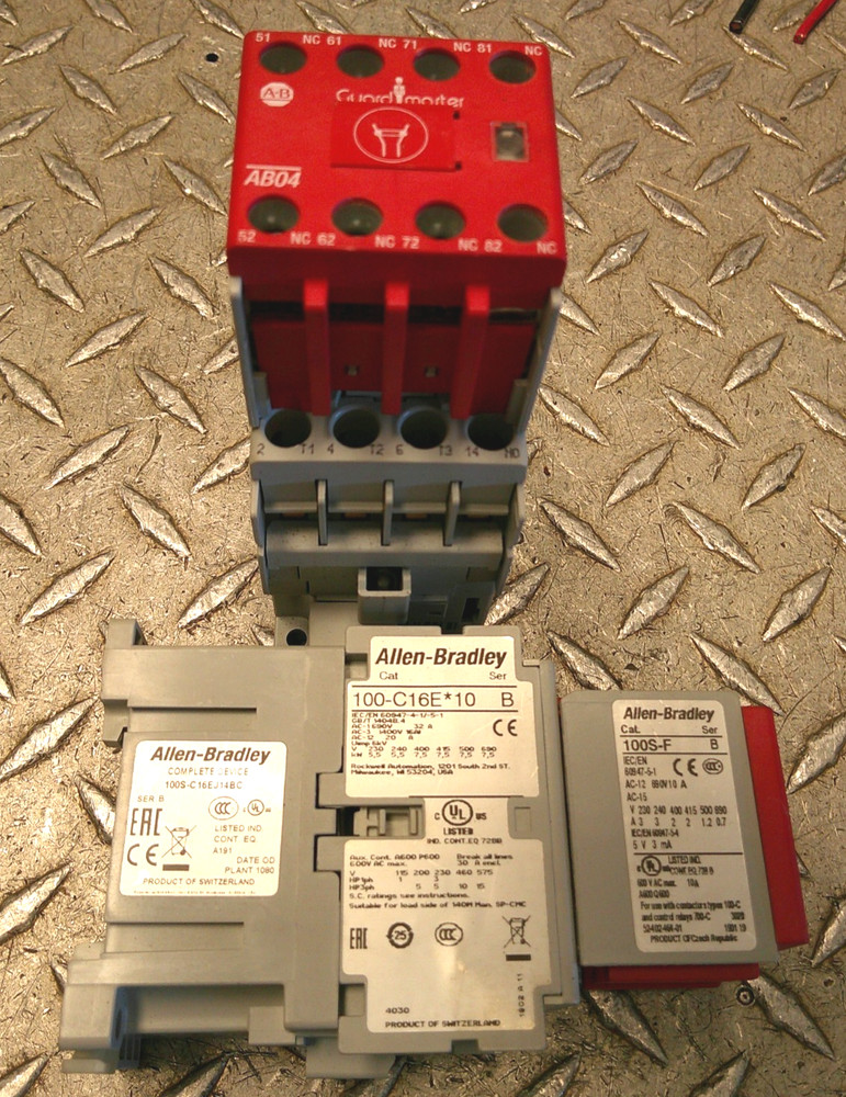 (1) Allen-Bradley 100-C16E*10 100S-C16EJ14BC Contactor w/ 100S-F