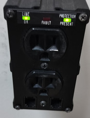Tripp-Lite ISOBLOK 2-0 120V Diagnostic Surge Suppressor Noise Filter Outlet