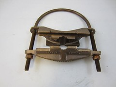 BURNDY GAR2429 5″ GROUNDING CLAMP 2/0 THRU 250 MCM GAR 2429
