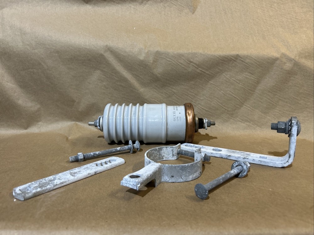 McGraw Edison Power Systems Surge Arrester AVL1B6