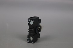 Siemens 3SB3400-1C Lamp Socket Component Black 230-240VAC Unused