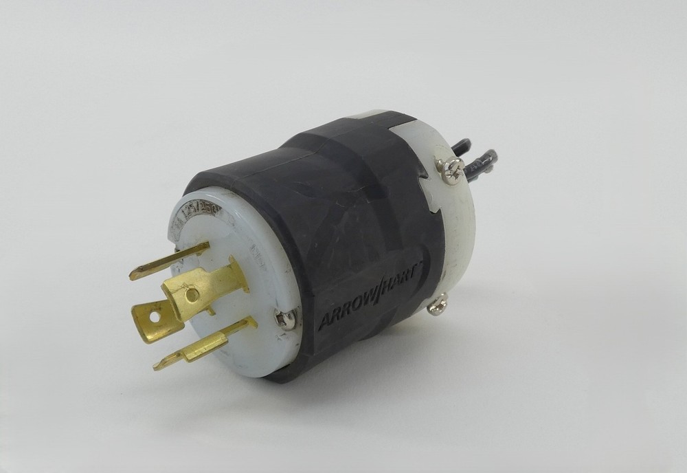 Eaton Cooper L14-20 Arrow Hart Ground Industrial Locking Plug 125/250VAC 20A