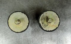 Corrosion-Resistant Vibration-Damping Rubber Mounts 1/4″ Stud Lot of Two (2)