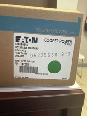 Eaton Cooper Power Series Loadbreak Rotatable Feedthru LFI215