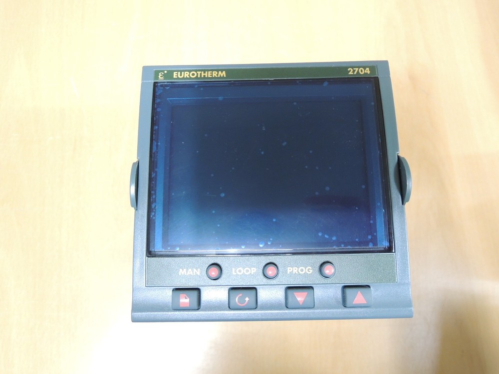 EUROTHERM 2704 2704/VH/2XX/XX/D4/XX/D4/XX/PV/XX/F2/XX/ENG/…/XXX/ Free Shipping