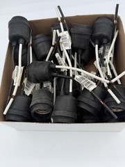 Cooper Wiring 145-BOX Weatherproof Pigtail Lampholders 660W 600V Black 25pk