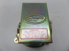 Dwyer Series 1900 Pressure Switch 1910-0