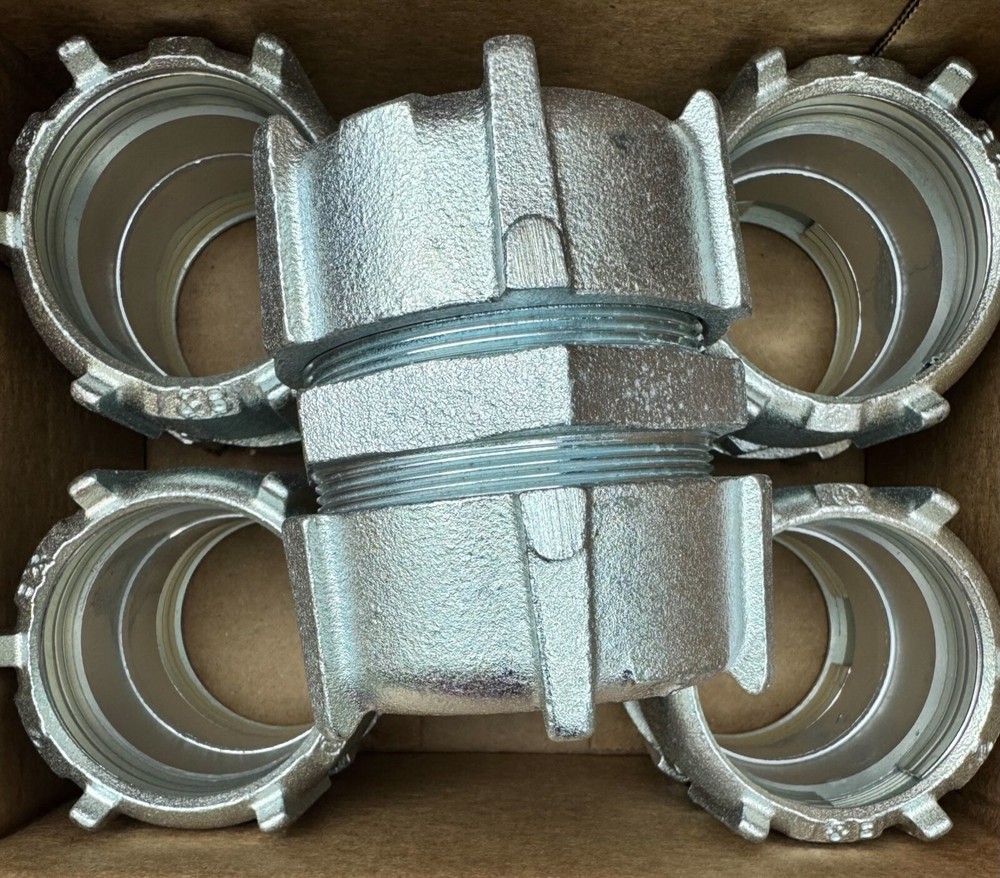 T&B 8620 Threadless Rigid Metal 2″ Conduit Coupling (Box of 5)