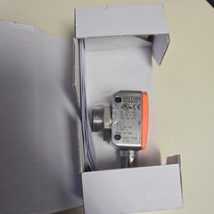 IFM UGT509 ULTRASONIC DEFFUSE REFLECTION 300MM BRAND NEW