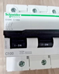 1PC A9N18367 SCHNEIDER CIRCUIT BREAKER Acti9 C120N MCB 3P C 100A 10000A 415V NEW