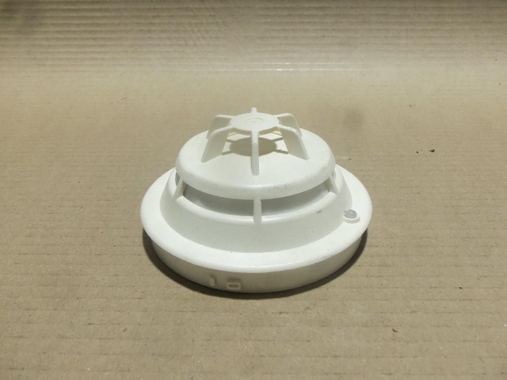 Siemens FPT-11 Fire Detection Heat Detector Head For Use w/ 2378 Base AK