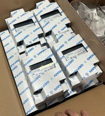 F061430 40B-96-5-10-RR-00-2-0-0-U08 brand new sensor