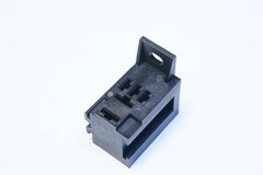 Lot of 5 TE V23074-A1002-A403 Automotive Relay & 5 Plug-In Socket & 20 Terminals