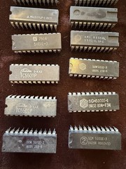 19 Miscellaneous Assorted EPROM Chips 5101&5501 Untested