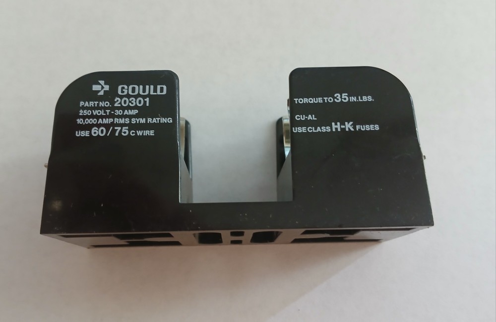 Gould Shawmut Fuse Holder. P/N: 20301. 250V 30A. NEW. Free Shipping