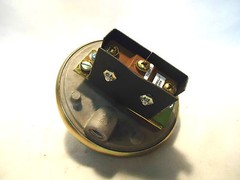 NEW IN BOX DWYER 1824-1-1-S PRESSURE SWITCH