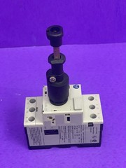 Allen-Bradley 140M-C2E-B40 Ser A Motor Protector, 2.5-4A w/ Extension Shaft