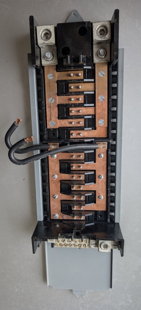 Eaton/ Cutler-Hammer Bus/Back Pnl 100Amp Main Lug, 120/240 CTL-Ch Type Brks 24sp