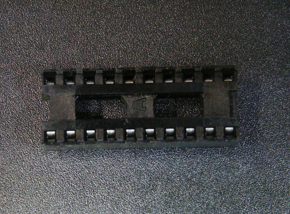 20 Pin DIP Single Wipe IC Sockets .3 Inch Wide NOS (16 Pack – FULL TUBE)