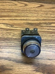 USED MARUYASU DENGYO MPDJ-1R STOP BUTTON / 41-10279 TOP IS BROKEN