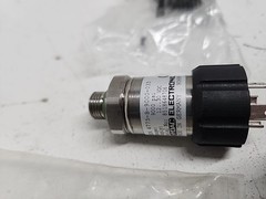 Hydac 4775-B-9000-000 Pressure Transmitter Transducer 12-30VDC 9000PSI *NOS*