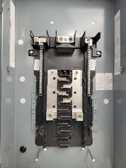 NVE52669 Square D Homeline Main Breaker Panel 200 Amp – Next Day Option