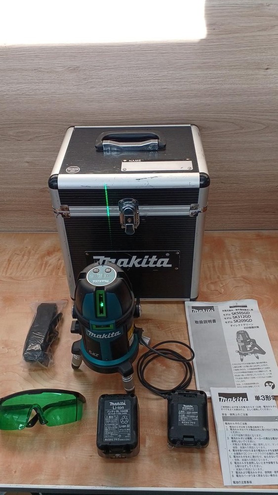 Makita SK505GD Laser Marker 10.8V Rechargeable Indoor Outdoor Green