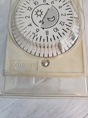INTERMATIC Heavy Duty Wall Switch Security TIMER Model E1020C 24 Hour Control