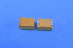 300 KYOCERA AVX 1000 µF Molded Tantalum Capacitors 4V 18mOhm ±10% -55°C~125°C