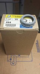 BOX OF 25 ARLINGTON INDUSTRIES 444 1 1/2″ PLASTIC INSULATING BUSHINGS W449