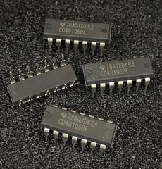 10pc T.I. CD40106BE CMOS Hex Schmitt Triggers High Voltage I.C. DIP-14P **NOS