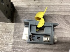 LOT OF 2 BUSSMANN OPM-1038R OPTIMA FUSE HOLDER 30A 600V #102N148