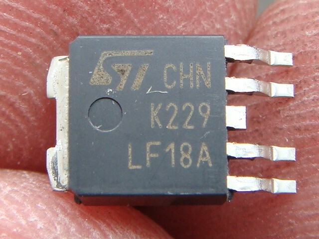 ONE LOT 25 LF18A 1.8V Linear LDO Voltage Regulators by STMicro — NEW and UNUSED