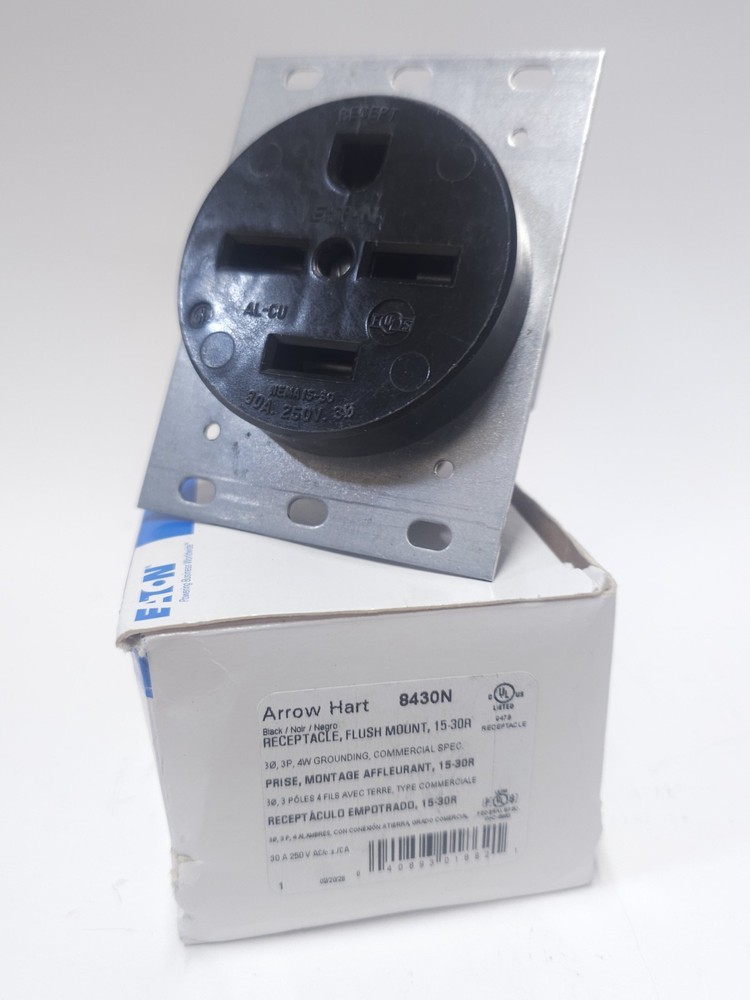 Eaton Arrow Hart 8430N Flush Mount Receptacle 15-30R 3-Pole 3-Wire NEW