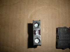 Eaton M22-K01 contact block red N.C. lot of 4 16 lots available normally closed