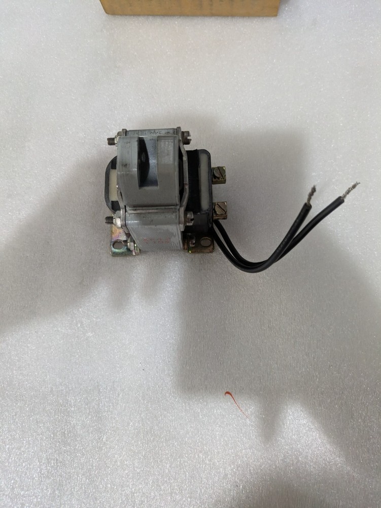 GENERAL ELECTRIC SOLENOID CR9500B102A3A CR9500 115V (BOX OF 1)60HZ 600VOLTS