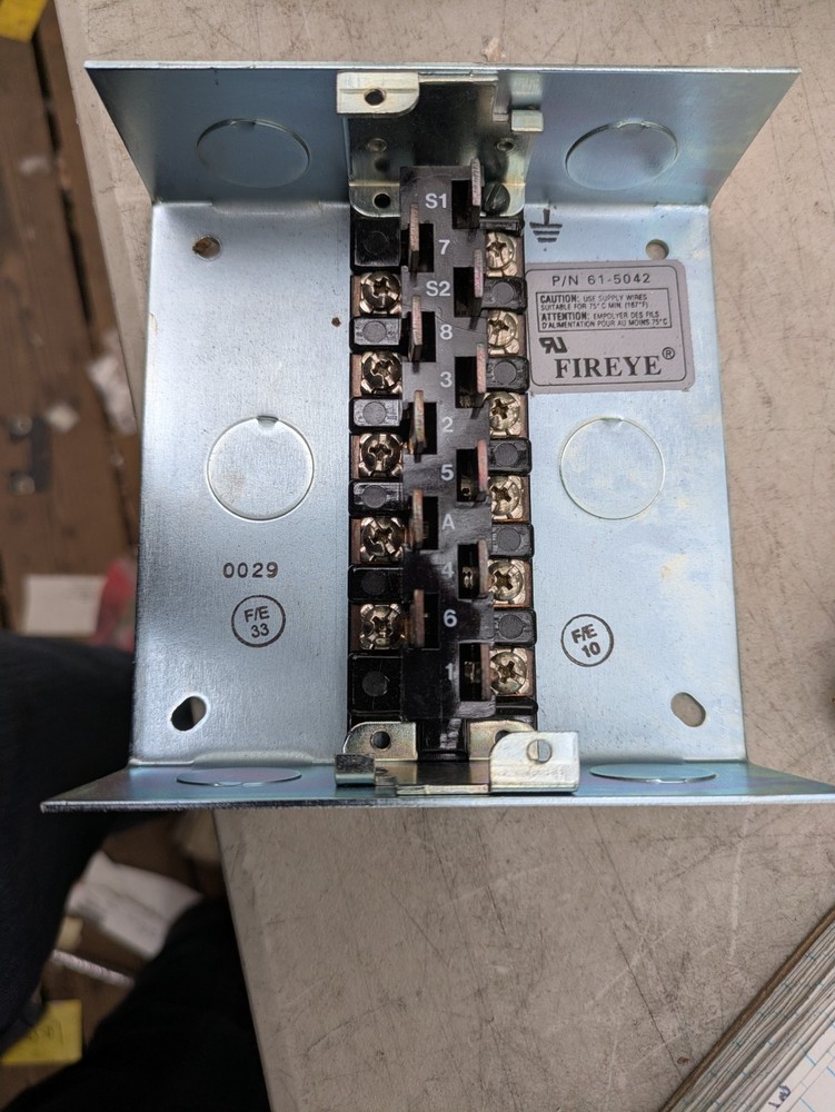 NEW Fireye 61-5042 Cabinet Mounted Open Wiring Base For M-Series