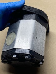 22.5 CC GEAR PUMP RIGHT WITH 13T SPLINE SHAFT