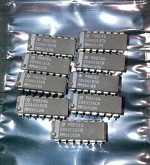 IC CHIP DIP-14 Package ORIGINAL OEM PARTS CD4001BCN National Semi Qty:9