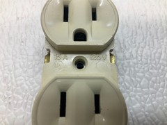 TE Receptacle Outlet 15 A 125 V w/ Enclosure (TSC)