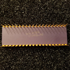 MC68A09 Rare Motorola Military Collector Grade CPU, gold legs, never used