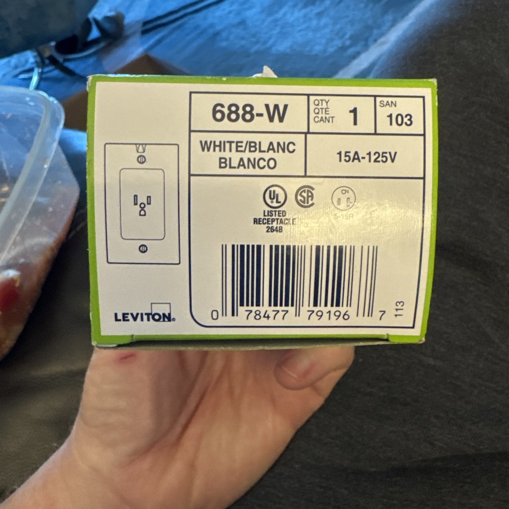 Leviton 688-W, 125 V, 15A, NEMA 5-15R, White, Clock Hanger Receptacle, 1 pc, New