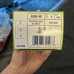Leviton 688-W, 125 V, 15A, NEMA 5-15R, White, Clock Hanger Receptacle, 1 pc, New