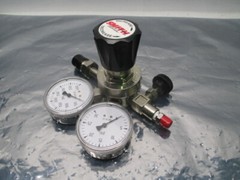 Smith Gas Regulator w/ Gauges, 300, 4000 PSI, Max Inlet 3000 PSI, 100417