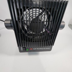 3M 963E Benchtop Air Ionizer with Power Cord / Static Neutralizing / Works