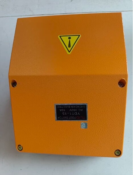 1PCS NEW FIT FOR Foot switch YDT1-15 380V15A