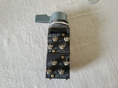 ALLEN BRADLEY 800T-JG141C19 SELECTOR SWITCH SERIES N OILTIGHT PUSH BUTTON