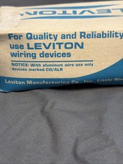 Leviton 395-W Medium BI Pin Rapid Start lamp holder 660 Watt